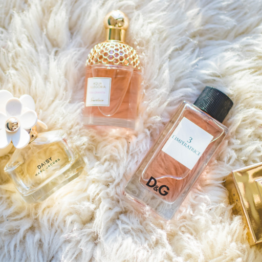 Słodkie perfumy damskie, czyli dlaczego kochamy słodkości?